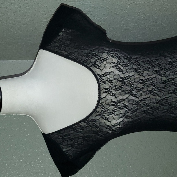 Womens Lace Mesh Black Rounded Neck Short Sleeve Sheer Top. - Picture 3 of 9